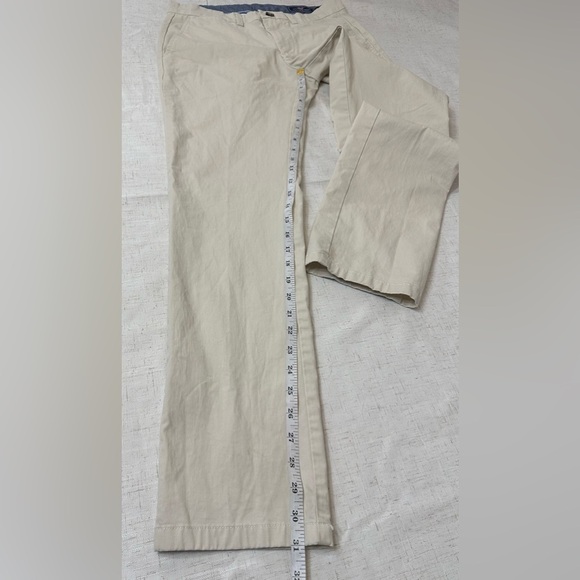 Vineyard Vines Tan Chinos with Blue Details - Picture 9 of 9